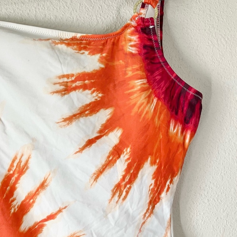 TRINA TURK One-Shoulder One-Piece Swimsuit Sunburst Tie-Dye
Bold Colorful 12 - Picture 3 of 9